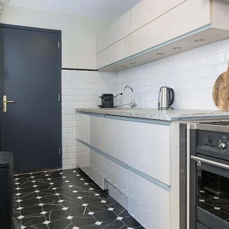 Petite Room With Wifi, Ac, And Shared Kitchen Tilburg Exterior foto