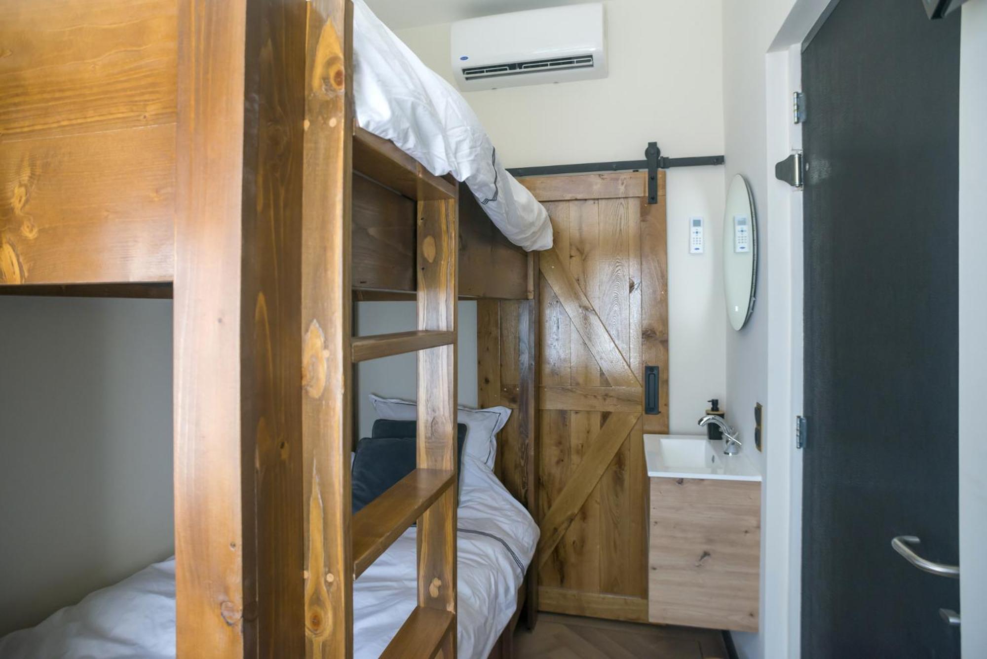 Petite Room With Wifi, Ac, And Shared Kitchen Tilburg Exterior foto
